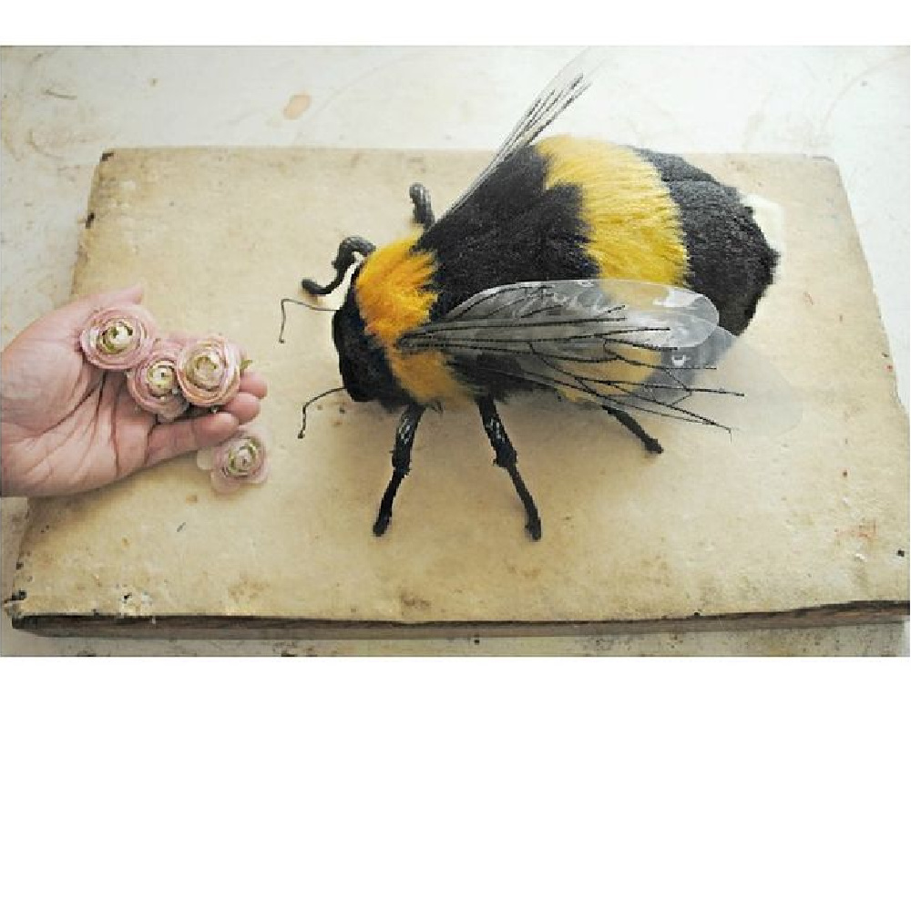 Bumblee sculpture by fine artist Mister Finch. #bumblebee #textileartist