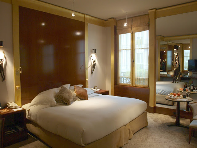 Park-Hyatt-Paris-Vendome-bedroom-by-Hello-Lovely-Studio