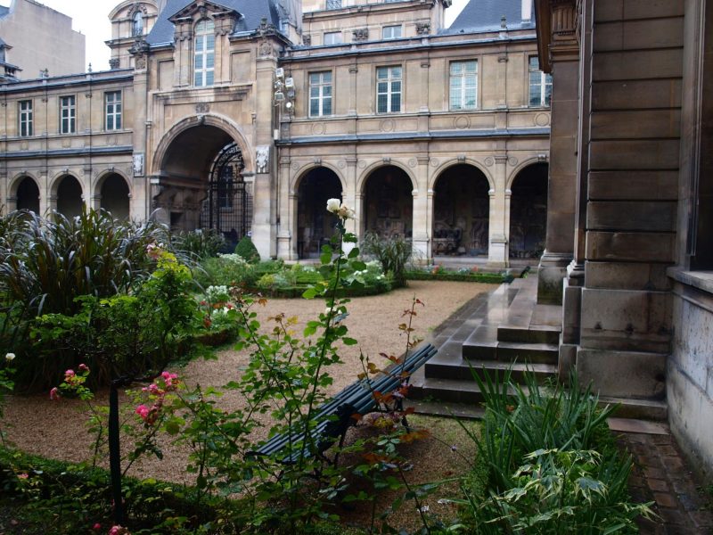 Musee-de-Carnavalet-Garden-by-Hello-Lovely-Studio