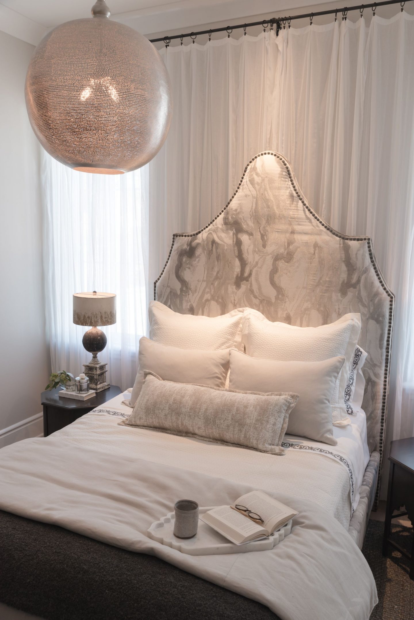 Modern luxe bedroom by Chelsea Skye Mills for O'More Show House. 11 Interior Design Ideas: Nashville Show House.