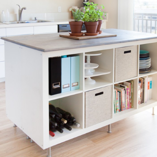 Ikea Kallax hack to create a kitchen island - Kreating Homes. #ikeahacks #kallaxhack #kallax #kitchenisland #diy