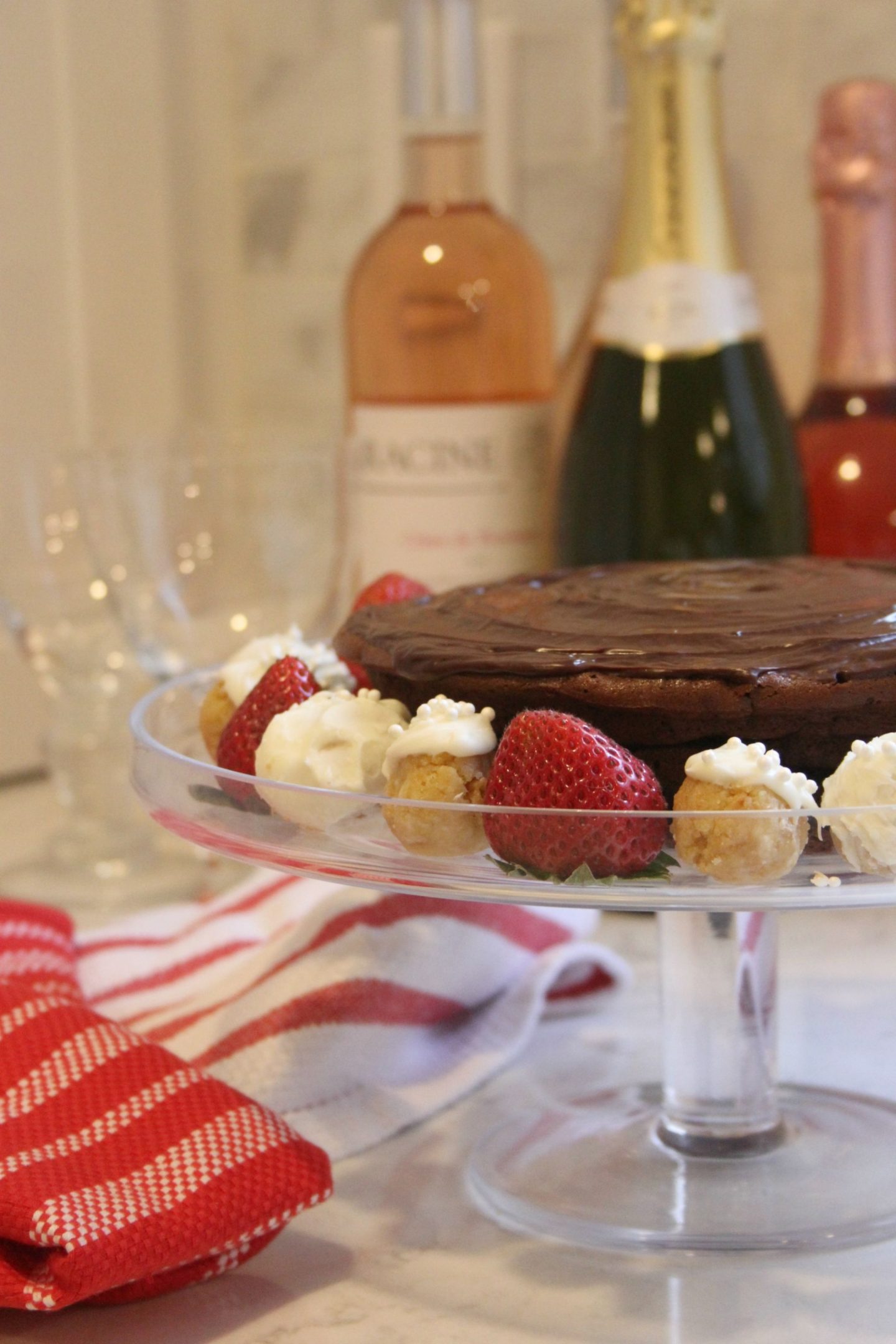 Simple gluten free flourless chocolate cake with ganache by Hello Lovely Studio