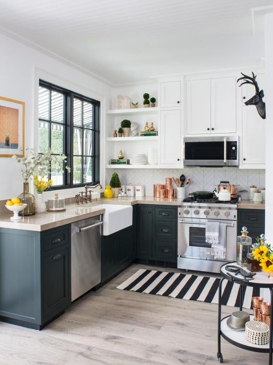 Jonathan's guest suite kitchen at Drew and Linda's Honeymoon House in LA. The Property Brothers on HGTV. #jonathan #guestsuite #honeymoonhouse #dreandlinda #propertybrothers #kitchendesign