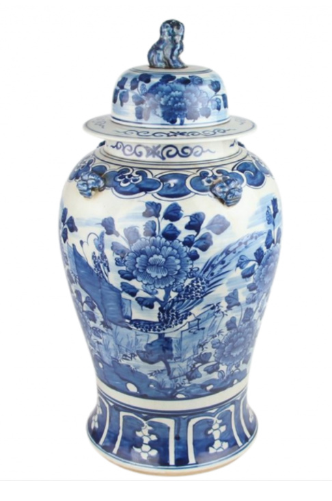 Blue and white porcelain floral ginger jar with foo dog lid - The Enchanted Home. #gingerjars #foodog #blueandwhite #homedecor