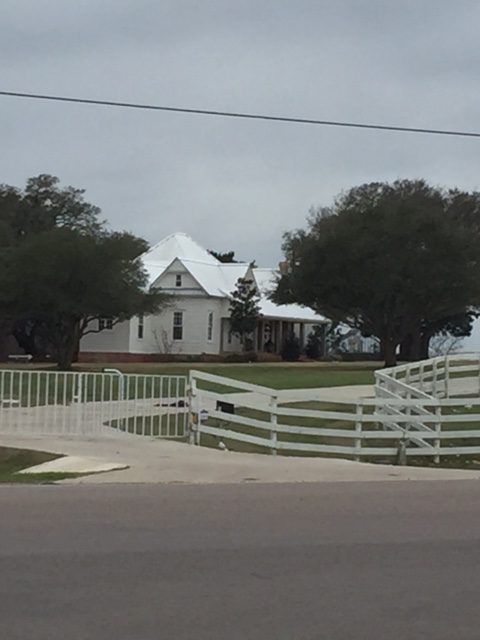 Magnolia Farms farmhouse home of Chip and Joanna Gaines in Waco, Texas. #magnoliafarms #waco #JoannaGaines