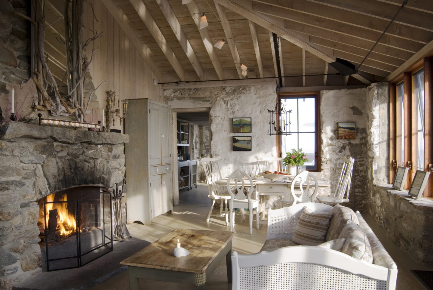 ©Stone Houses: Natural Forms in Historic and Modern Homes by Linda Leigh Paul, Rizzoli New York, 2018