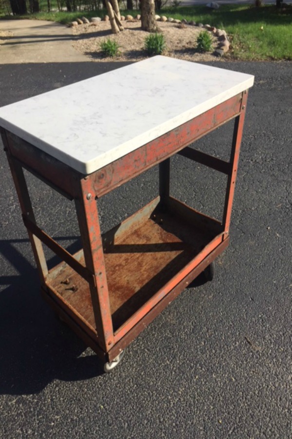 Fitting the Viatera quartz (Minuet) top on the vintage steel cart for the kitchen. #hellolovelystudio #diy #steelcart #viateraquartz