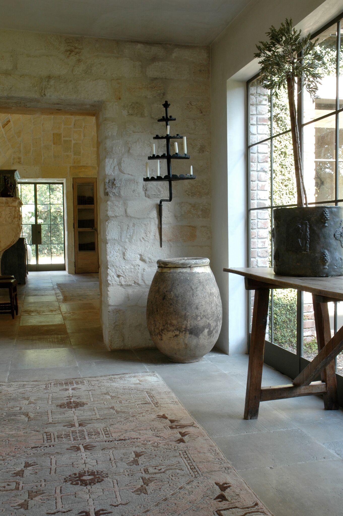 A sophisticated European country designed interior (Chateau Domingue and Pamela Pierce) is a breathlessly beautiful example of how to master elegant rustic refined European Country style. #frenchcountry #interiordesign #europeanantiques #oldworldstyle #rusticdecor #Frenchhome #housetour