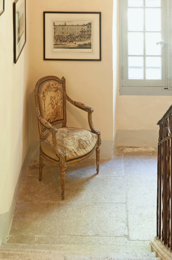 Rustic and elegant: Provençal home, European farmhouse, French farmhouse, and French country design inspiration from Chateau Mireille. Photo: Haven In. South of France 18th century Provence Villa luxury vacation rental near St-Rémy-de-Provence.