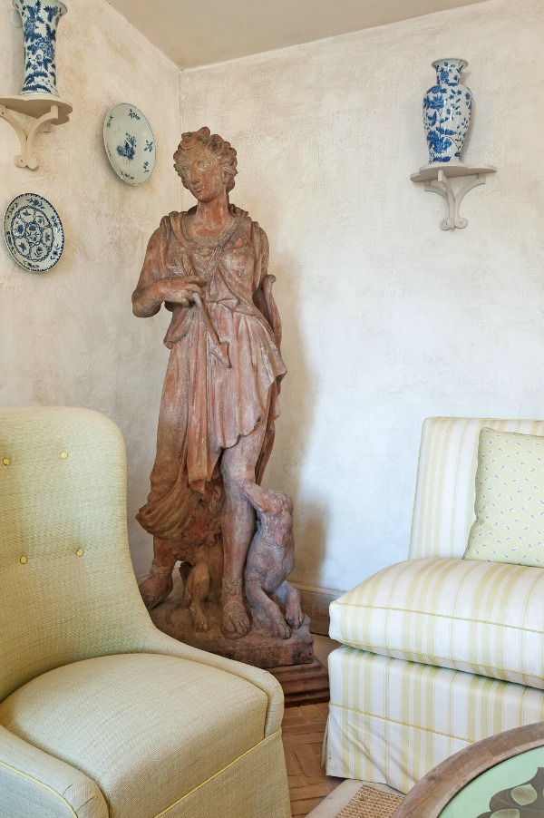 French statue. Rustic and elegant: Provençal home, European farmhouse, French farmhouse, and French country design inspiration from Chateau Mireille. Photo: Haven In. South of France 18th century Provence Villa luxury vacation rental near St-Rémy-de-Provence.