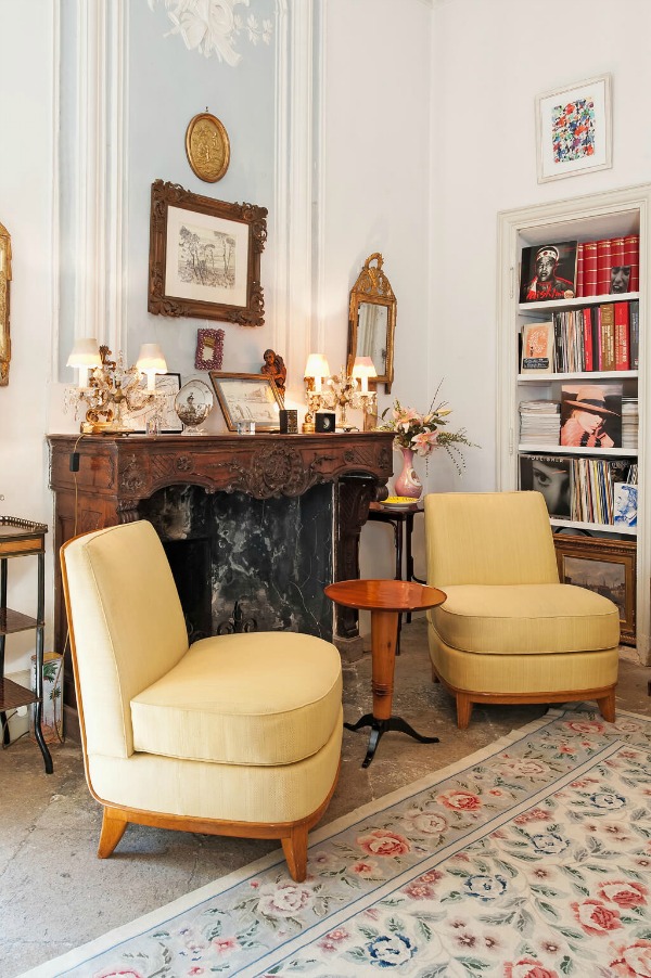 French country living room. Rustic and elegant: Provençal home, European farmhouse, French farmhouse, and French country design inspiration from Chateau Mireille. Photo: Haven In. South of France 18th century Provence Villa luxury vacation rental near St-Rémy-de-Provence.