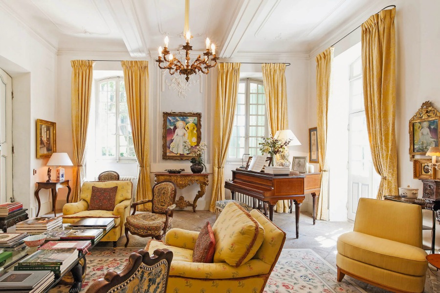 Living room. Rustic and elegant: Provençal home, European farmhouse, French farmhouse, and French country design inspiration from Chateau Mireille. Photo: Haven In. South of France 18th century Provence Villa luxury vacation rental near St-Rémy-de-Provence.