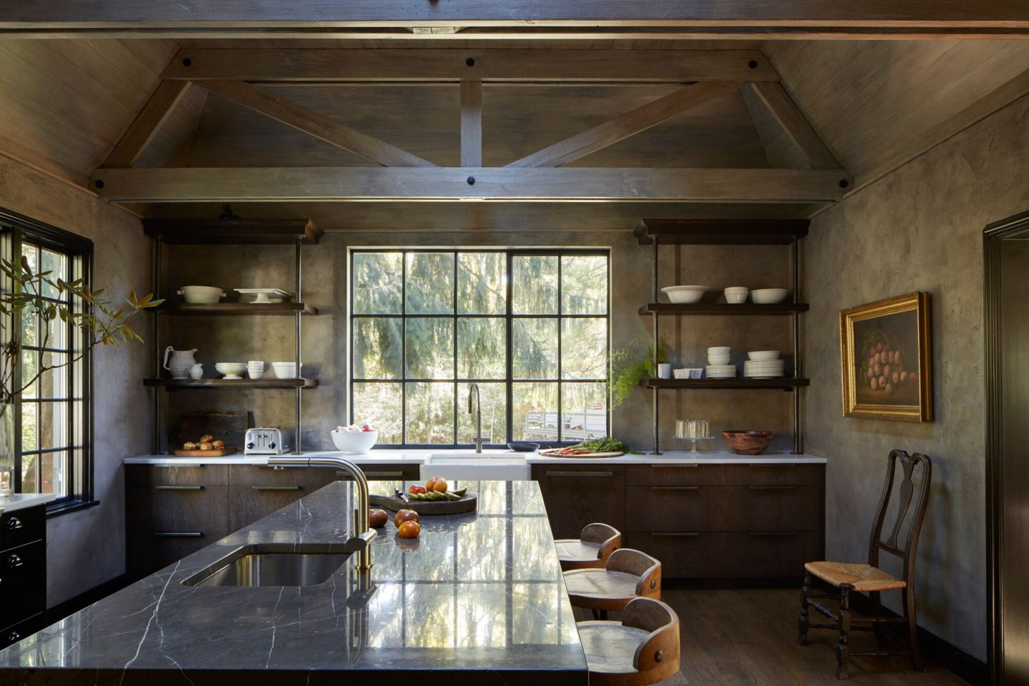 Luxurious kitchen. Classic and timeless interior design by Patrick Sutton. #patricksutton #interiordesign #luxury #timelessdesign