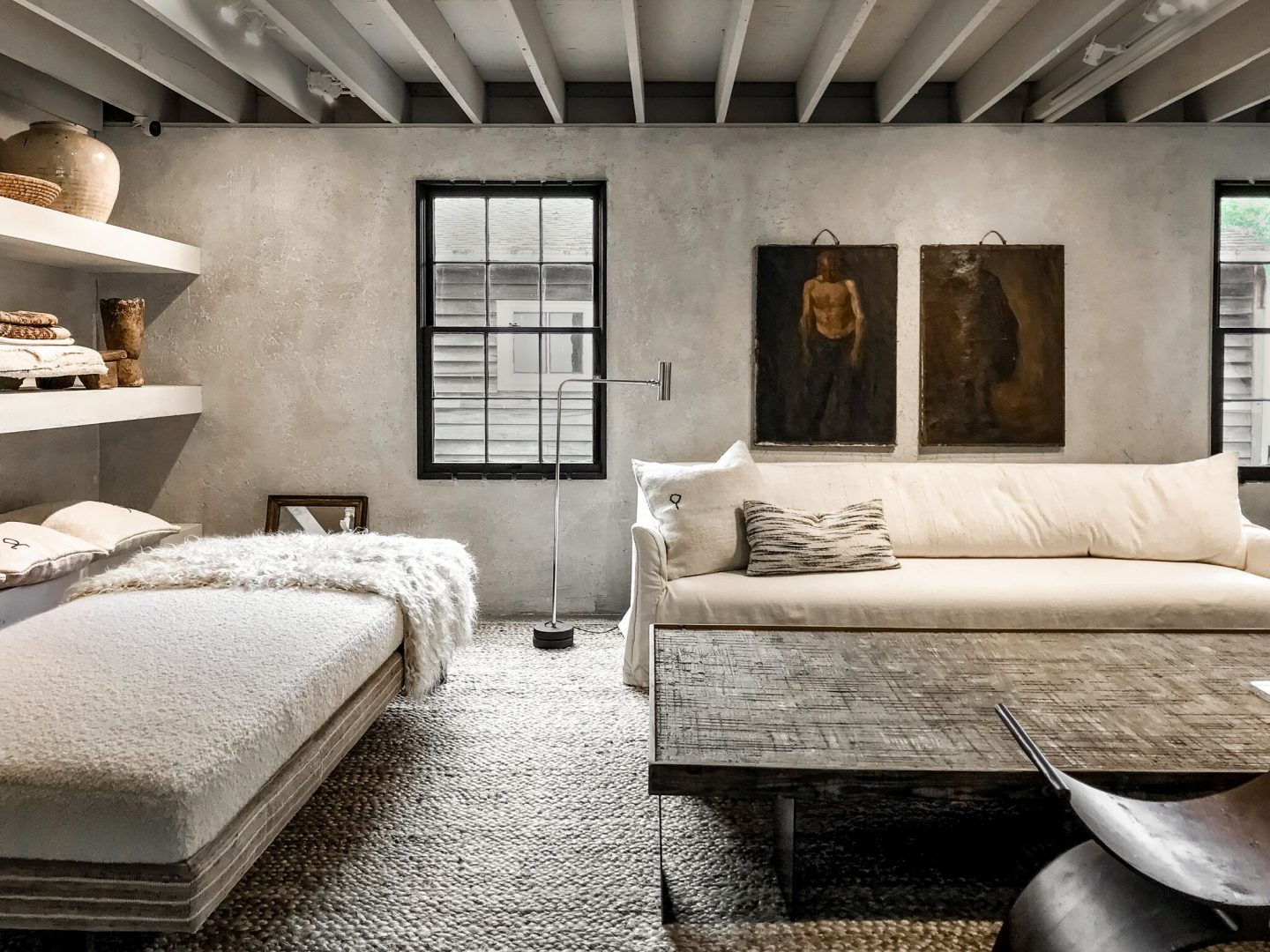 Rustic decor, luxurious interior design, minimal modern luxe, and Rustic Refined Interior Design reign in this room by Michael Del Piero. #rusticmodern #modernrustic #interiordesign #luxuryminimalism #minimalmodern #modernancient #sophisticateddecor #interiordesigner #michaeldelpiero #hamptons