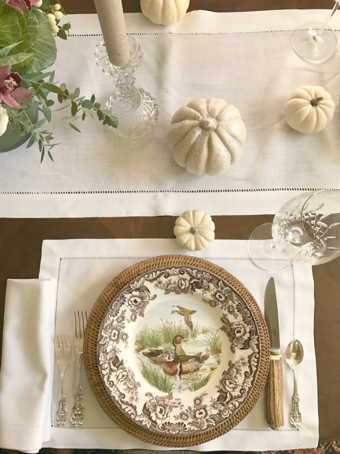 Fall Tablescape with brown vintage plates and baby boo white pumpkins. Elizabeth of Pretty Pink Tulips. #fall #placesetting #tablescape #whitepumpkins