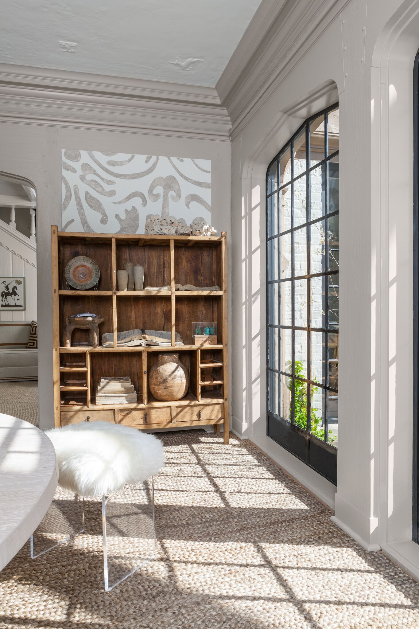 Refined, rustic, sophisticated, and serene - the unique interior design in this Chicago home by Michael Del Piero resonates with sophistication and calm. #interiordesign #michaeldelpiero #rusticluxe #roughluxe #modernrustic #luxurydecor #chicagohome