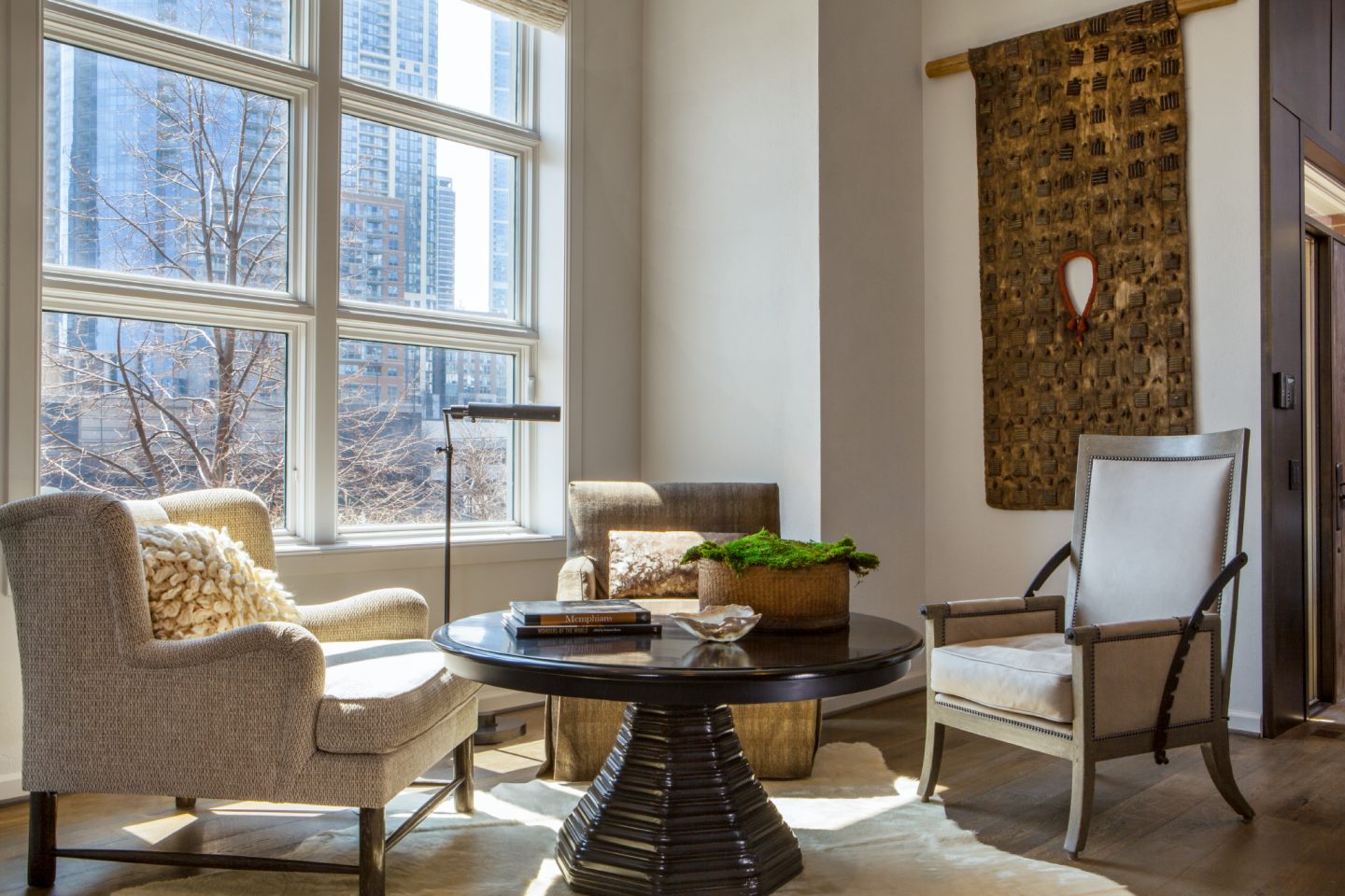 Refined, rustic, sophisticated, and serene - the unique interior design in this Chicago home by Michael Del Piero resonates with sophistication and calm. #interiordesign #michaeldelpiero #rusticluxe #roughluxe #modernrustic #luxurydecor #chicagohome