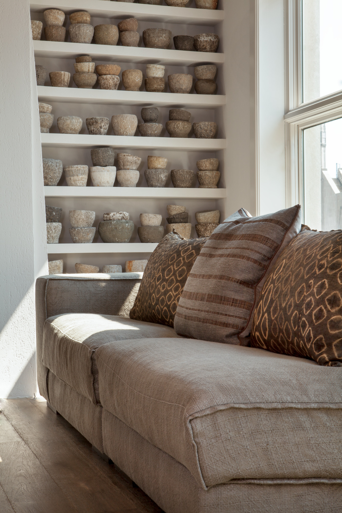 Refined, rustic, sophisticated, and serene - the unique interior design in this Chicago home by Michael Del Piero resonates with sophistication and calm. #interiordesign #michaeldelpiero #rusticluxe #roughluxe #modernrustic #luxurydecor #chicagohome