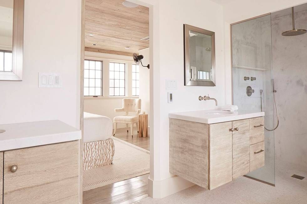 Floating vanities in a luxurious bathroom.Stunning interior design and Timeless Architecture Inspiration: Jeffrey Dungan. Photo: William Abranowicz. #classicdesign #traditional #architecture #jeffreydungan #sophisticateddesign #architect