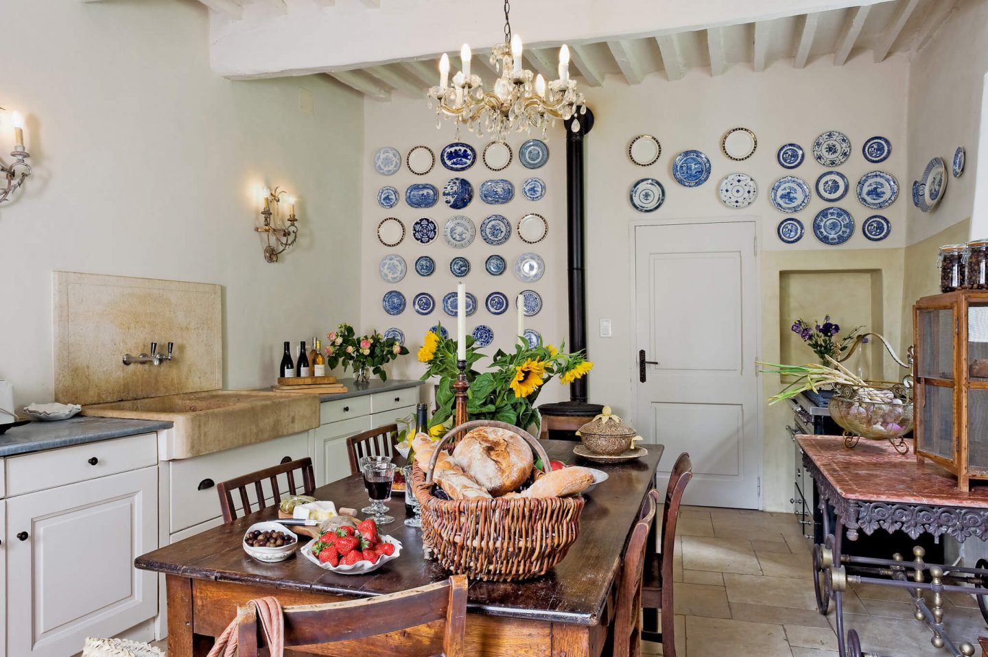 Beautiful French country house in Provence. Come tour Provence Villa St-Saturnin: Timeless & Tranquil Design...the interiors have authentic and classic French style and this luxury vacation rental can be booked through Haven In. #frenchcountry #houseinfrance #bastide #frenchfarmhouse #housetour #provence #provencal #havenin #europeancountry