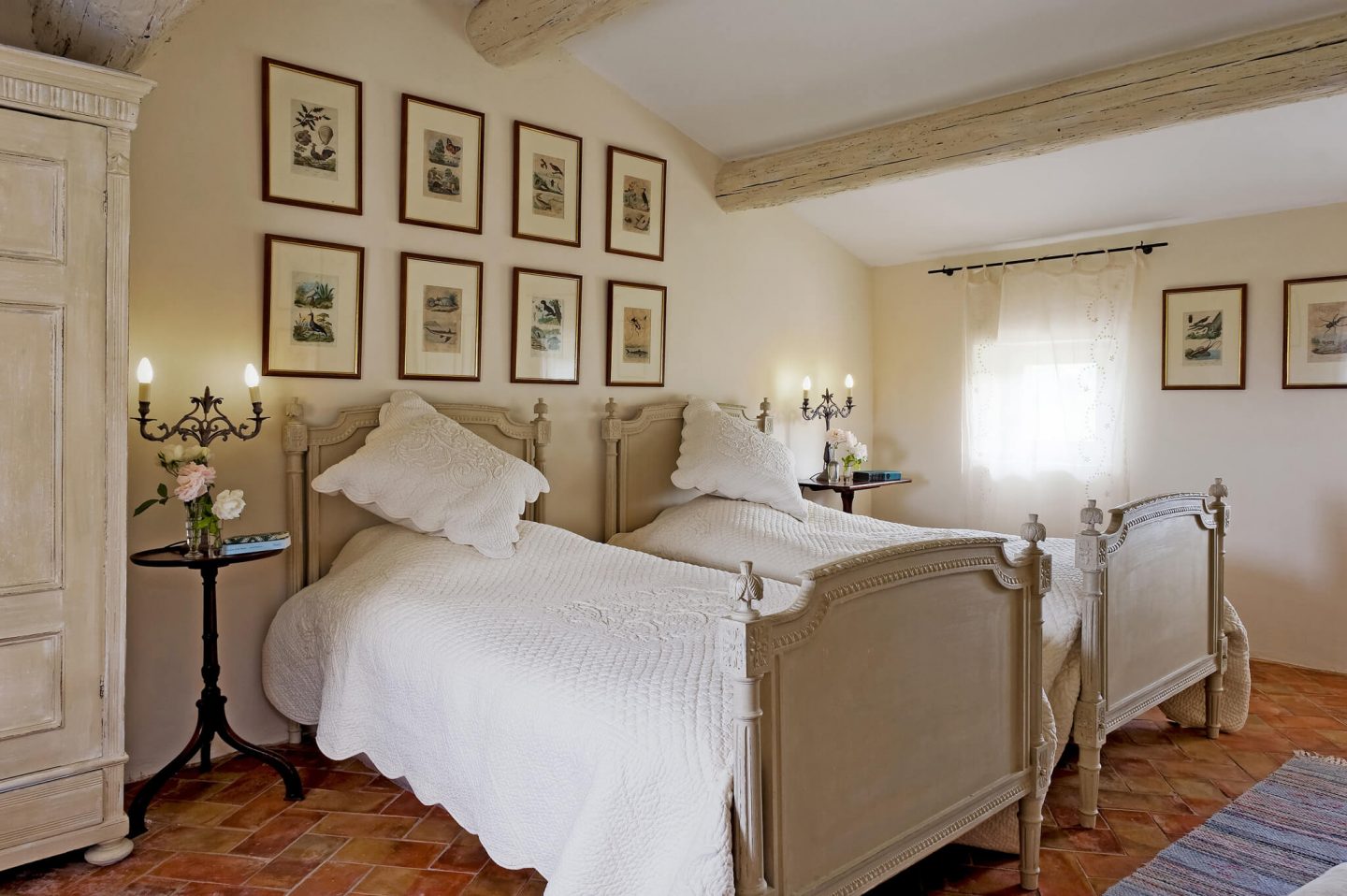 Beautiful French country house in Provence. Come tour Provence Villa St-Saturnin: Timeless & Tranquil Design...the interiors have authentic and classic French style and this luxury vacation rental can be booked through Haven In. #frenchcountry #houseinfrance #bastide #frenchfarmhouse #housetour #provence #provencal #havenin #europeancountry