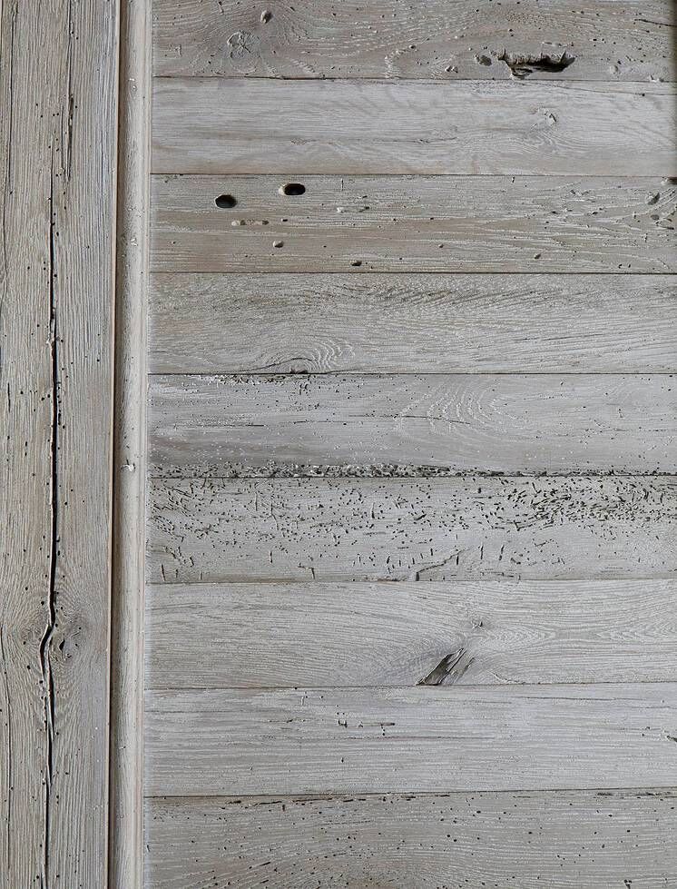 Detail of rugged character of grey driftwood toned wood. Stunning interior design and Timeless Architecture Inspiration: Jeffrey Dungan. Photo: William Abranowicz. #classicdesign #traditional #architecture #jeffreydungan #sophisticateddesign #architect