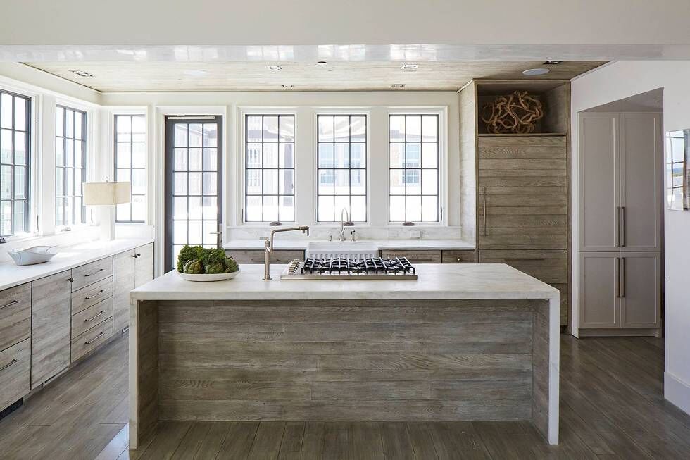 Rustic kitchen. Stunning interior design and Timeless Architecture Inspiration: Jeffrey Dungan. Photo: William Abranowicz. #classicdesign #traditional #architecture #jeffreydungan #sophisticateddesign #architect