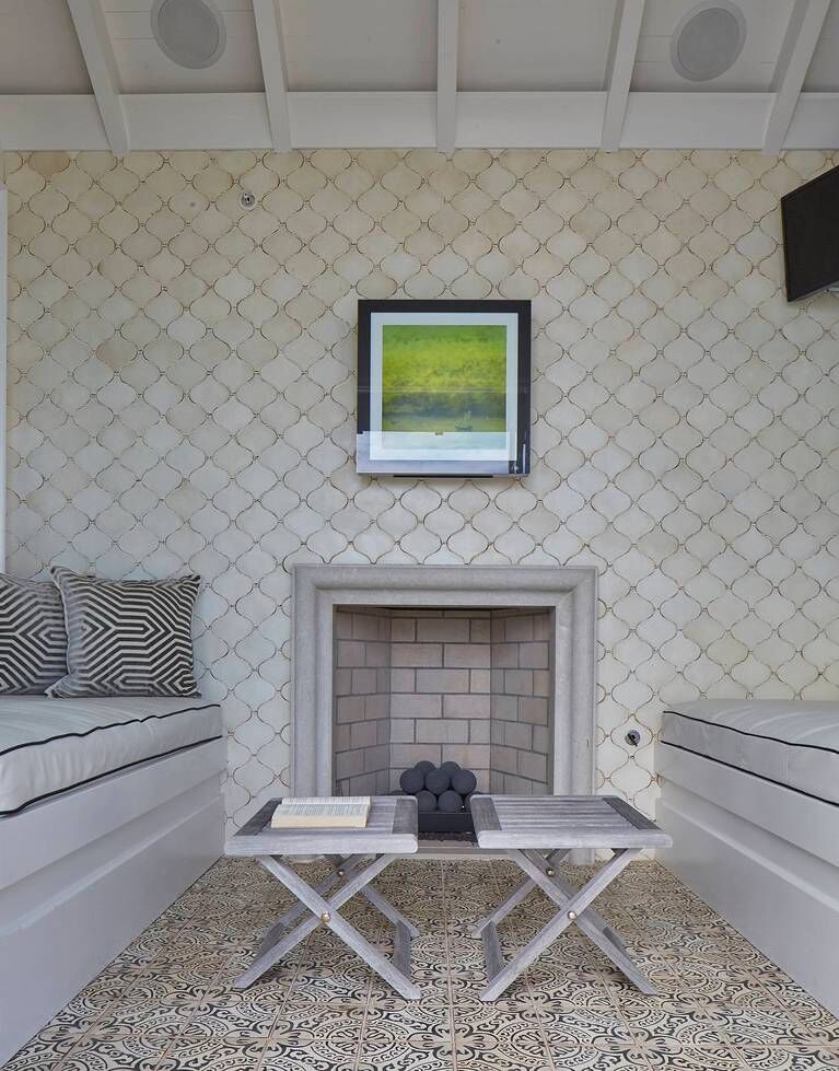 Moroccan tile on statement wall. Stunning interior design and Timeless Architecture Inspiration: Jeffrey Dungan. Photo: William Abranowicz. #classicdesign #traditional #architecture #jeffreydungan #sophisticateddesign #architect