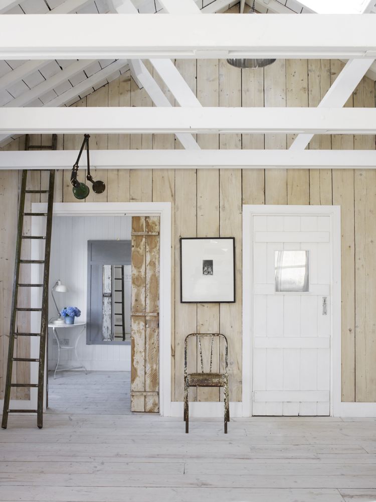 Rustic White Country Cottage Interior Design Inspiration from a beautiful coastal home in East Sussex by The Beach Studios. Design by Atlanta Bartlett & Dave Coote. #cottagestyle #interiordesign #rusticdecor #rusticcottage #whitecottage