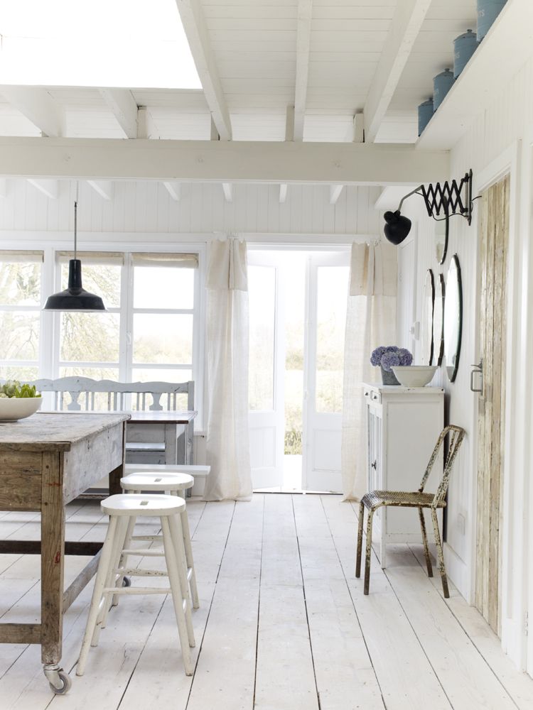 White Rustic Coastal Cottage Decorating Charm in a beautiful home in East Sussex by The Beach Studios (Atlanta Bartlett & Dave Coote). #shabbychic #whitedecor #housetour #cottagestyle #interiordesign #rusticdecor