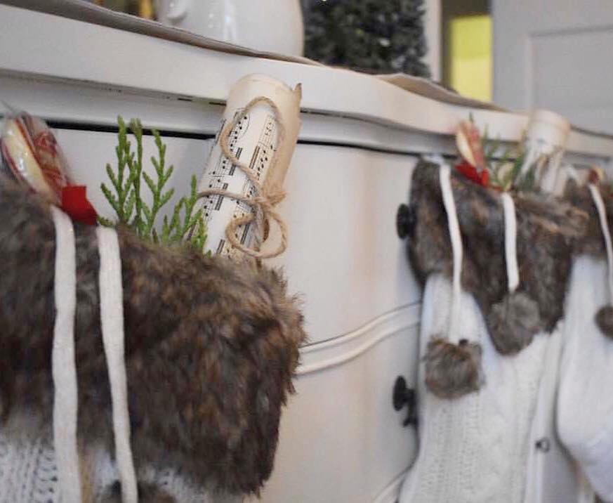 French Country Christmas Decorating Inspiration from Corner French Cottage! Come see more of the house tour! #frenchcountry #interiordesign #christmasdecor #shabbychic