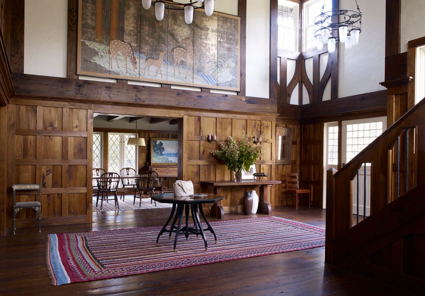 Handsome interior design inspiration from some of my favorite classic architects and designers of luxurious traditional homes and spaces. #traditionaldecor #interiordesign #classicdesign #classicarchitecture #homeideas #interiordesignideas #jeffreydungan #luxuryhomes