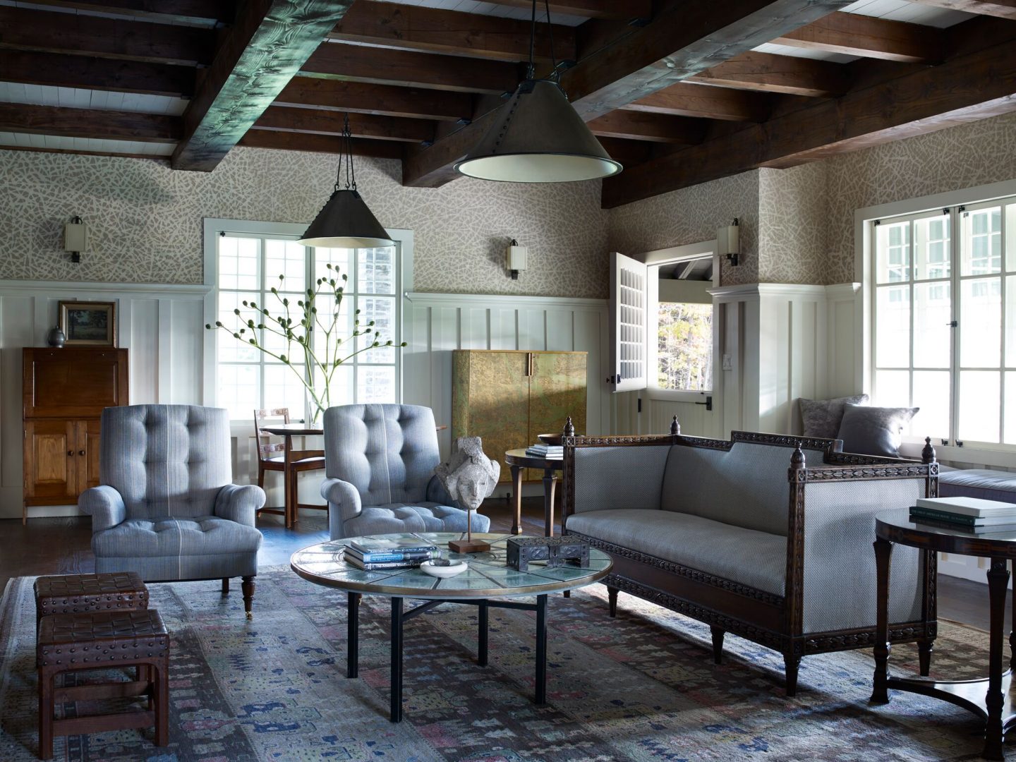 Handsome interior design inspiration from some of my favorite classic architects and designers of luxurious traditional homes and spaces. #traditionaldecor #interiordesign #classicdesign #classicarchitecture #homeideas #interiordesignideas #jeffreydungan #luxuryhomes