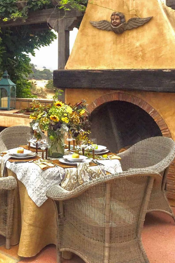 Rustic, simple, and elegant Fall and Thanksgiving table decor and inspiring tablescape ideas from Cindy Hattersley...come tour the lovely autumn wonder! #tablescape #tabledecor #falldecor #Thanksgivingtable #placesetting #decoratingforThanksgiving