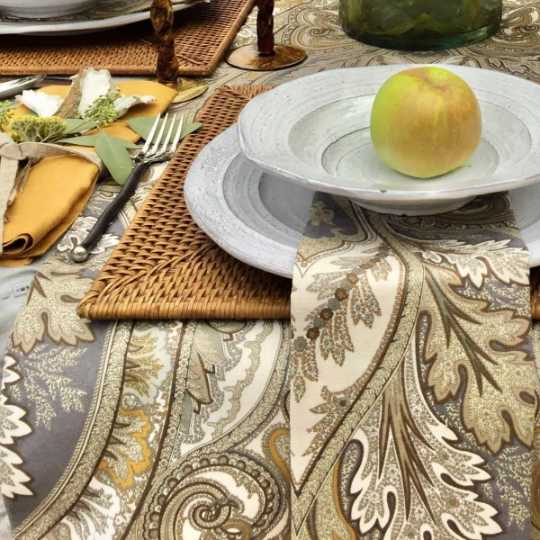 Rustic, simple, and elegant Fall and Thanksgiving table decor and inspiring tablescape ideas from Cindy Hattersley...come tour the lovely autumn wonder! #tablescape #tabledecor #falldecor #Thanksgivingtable #placesetting #decoratingforThanksgiving