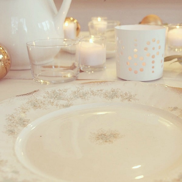 White on white shabby chic Christmas tablescape at my home. Hello Lovely Studio. #hellolovelystudio #tablescape #shabbychic #christmas