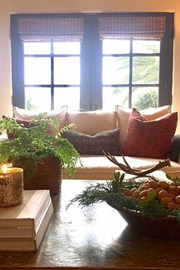 Holiday decorating with a rustic, organic, luxe, California style. Designer Cindy Hattersley knows her way around bohemian rough luxe style...come see a tour of her home! #christmasdecor #rustic #housetour #holiday #roughluxe #cindyhattersley