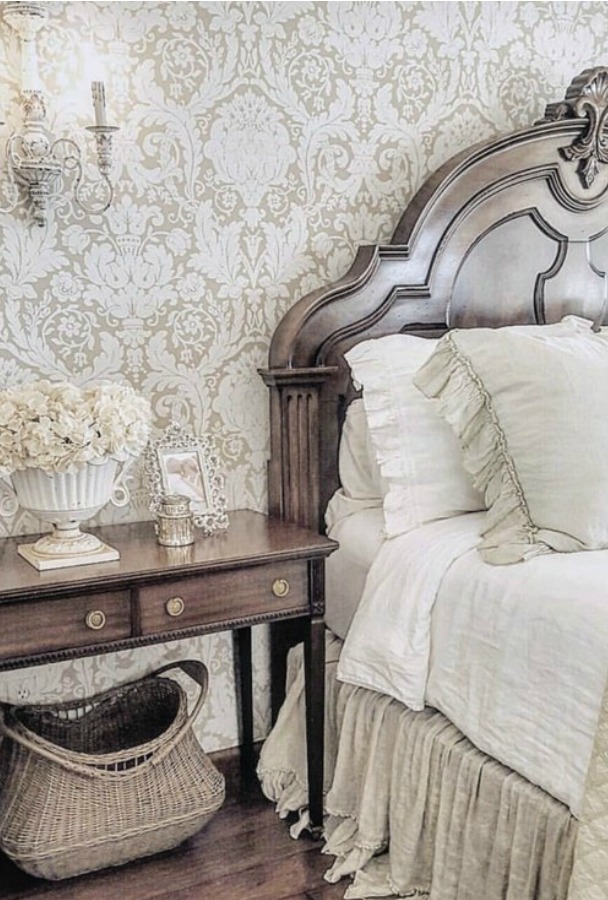 Country French farmhouse interior design inspiration from The French Nest Co. Gorgeous French inspired elegant, rustic, refined decor! #frenchcountry #frenchfarmhouse #interiordesign #decoratingideas