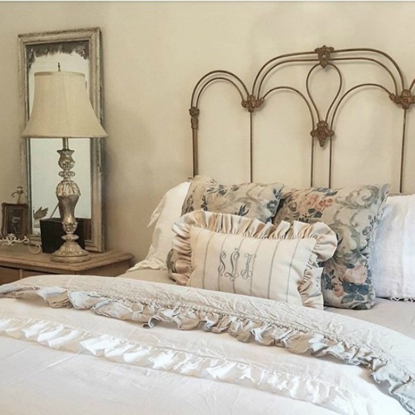 Country French farmhouse interior design inspiration from The French Nest Co. Gorgeous French inspired elegant, rustic, refined decor! #frenchcountry #frenchfarmhouse #interiordesign #decoratingideas