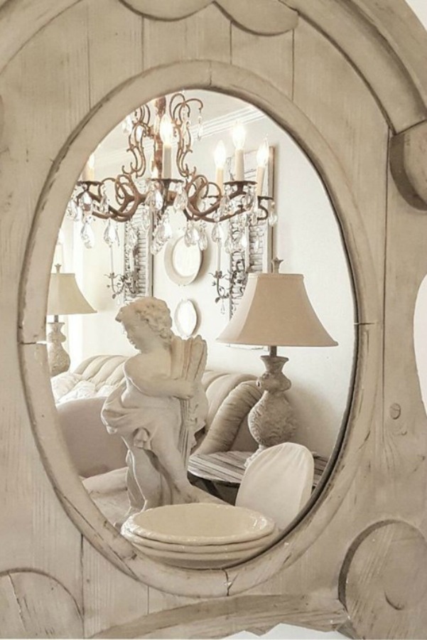 Country French farmhouse interior design inspiration from The French Nest Co. Gorgeous French inspired elegant, rustic, refined decor! #frenchcountry #frenchfarmhouse #interiordesign #decoratingideas