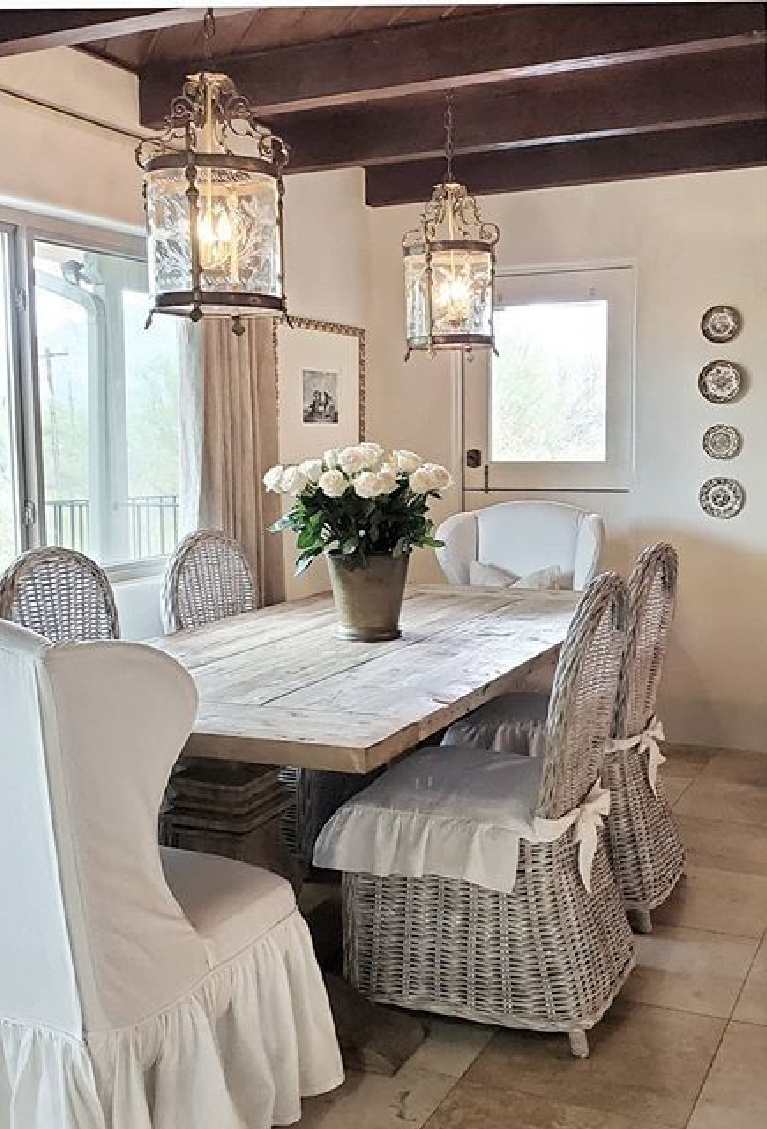 French Nest Interior Design Co. dining room is serene, spare, and timeless. #diningroom #frenchcountry #interiordesign