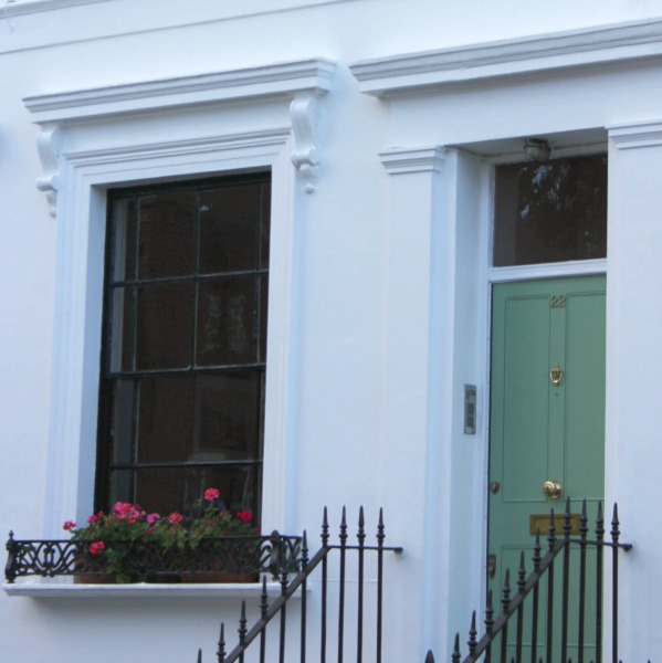 London townhouse front door painted green. Hello Lovely Studio. Come tour these gorgeous front doors in Notting Hill and Holland Park...certainly lovely indeed. Curb appeal and Paint Color Inspiration. Lovely London Doors & Paint Color Ideas!