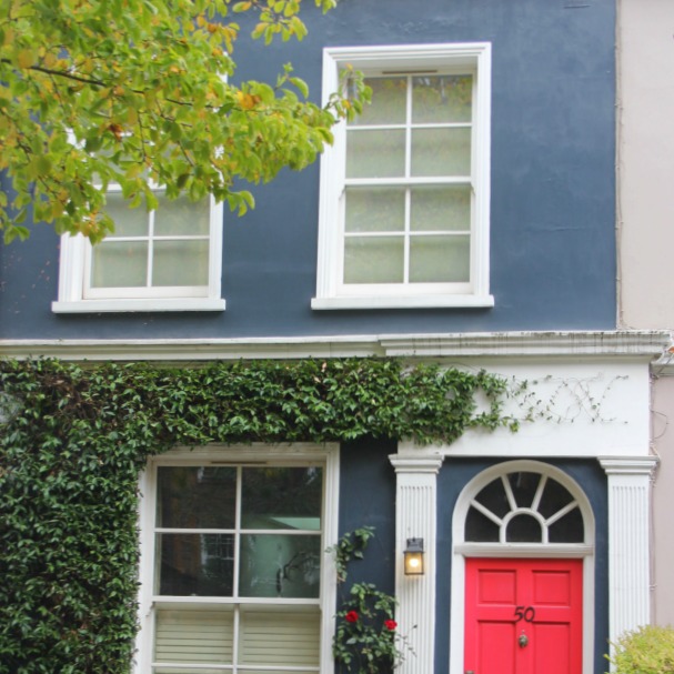 Notting Hill colorful home. Hello Lovely Studio. Come tour these gorgeous front doors in Notting Hill and Holland Park...certainly lovely indeed. Curb appeal and Paint Color Inspiration. Lovely London Doors & Paint Color Ideas!