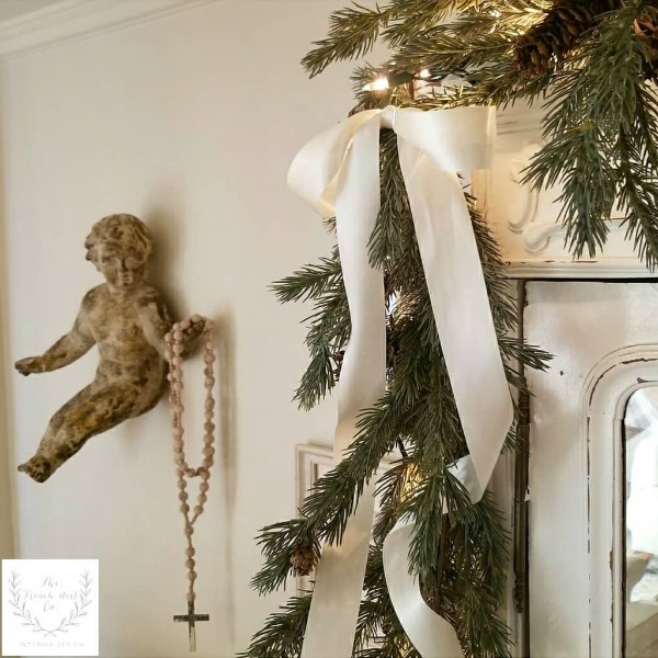 Beautiful Christmas decor inspiration! #christmasdecor #interiordesign #decoratingideas #holiday