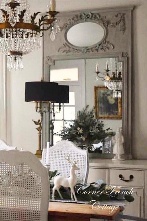 French country Christmas decor with lots of white, elegant, and romantic design elements. Corner French Cottage. #frenchcountry #christmas #holidaydecor #frenchfarmhouse