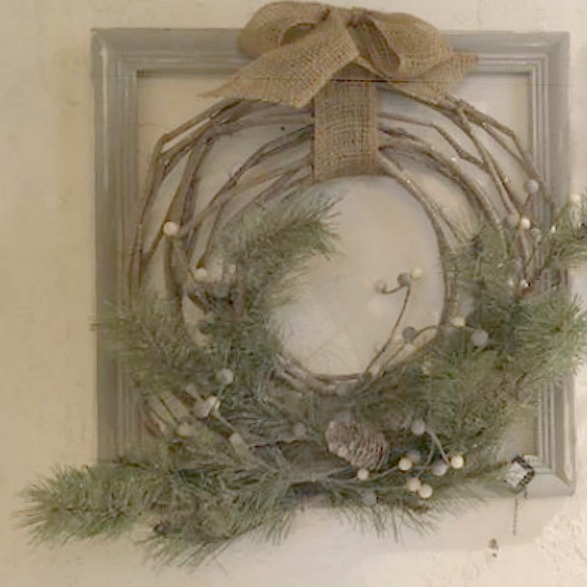 Rustic farmhouse Christmas decorating ideas and vintage style holiday inspiration from Urban Farmgirl in Rockford, Illinois. #farmhousechristmas #countrychristmas #christmasdecor #urbanfarmgirl #rustic #vintage #holidayinspiration