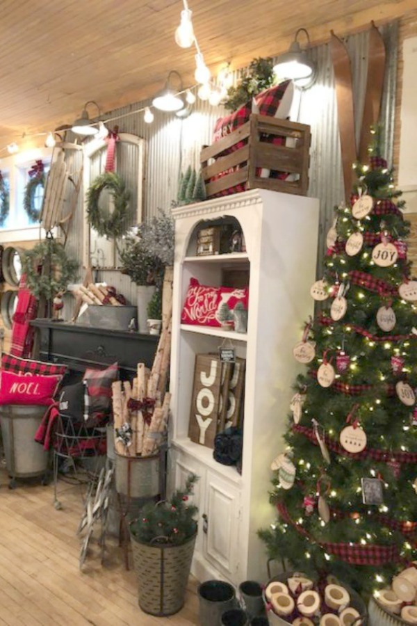 Rustic farmhouse Christmas decorating ideas and vintage style holiday inspiration from Urban Farmgirl in Rockford, Illinois. #farmhousechristmas #countrychristmas #christmasdecor #urbanfarmgirl #rustic #vintage #holidayinspiration