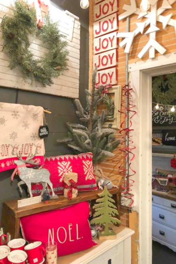 Rustic farmhouse Christmas decorating ideas and vintage style holiday inspiration from Urban Farmgirl in Rockford, Illinois. #farmhousechristmas #countrychristmas #christmasdecor #urbanfarmgirl #rustic #vintage #holidayinspiration