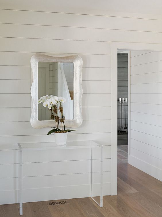 Benjamin Moore White Dove paint color on shiplap. #paintcolors #benjaminmoorewhitedove