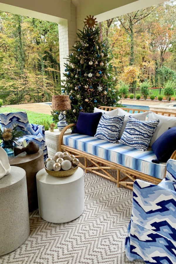 Beautiful Christmas decor and holiday decorated interiors in the Atlanta Home for the Holidays 2018 Showhouse! #christmasdecor #showhouse #holidaydecor 